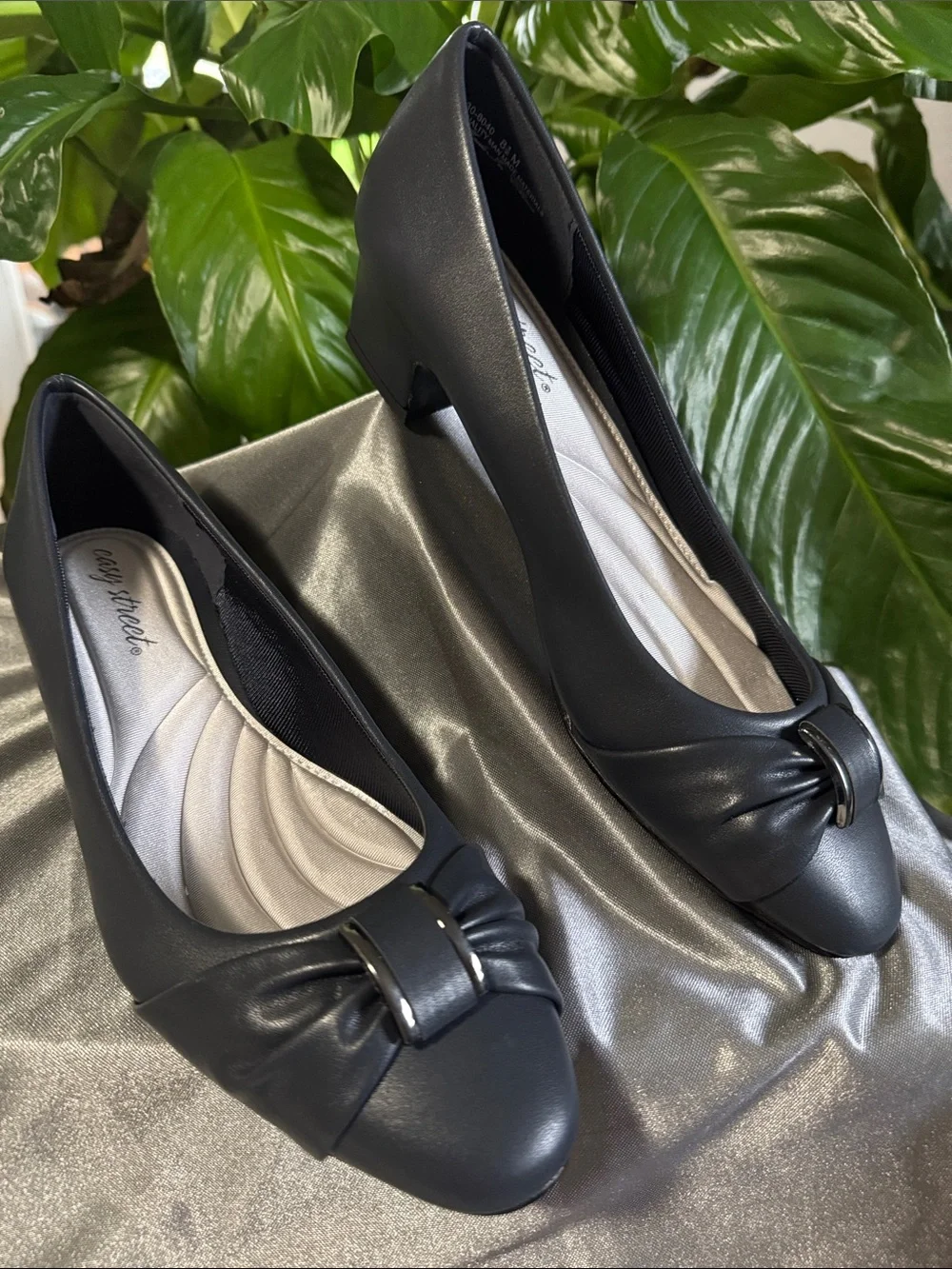 Easy Street Eloise Comfort Cushioned Navy Pumps - New! Women's Size 8.5 M